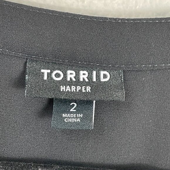 Torrid Harper Womens Plus 2X Black Chiffon Blouse Roll Tab Sleeves Shirt Top - Picture 3 of 8